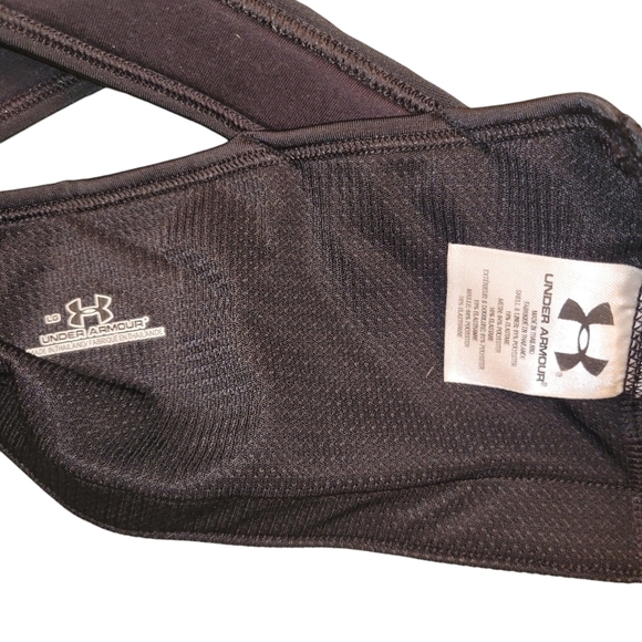 Under Armour Sports Bra NWOT Front Zip Black - Picture 3 of 3